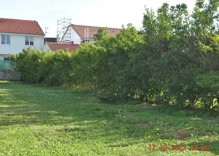Apartment Duplex Avec Jardin Prive, A 20km Des Caps - Fr-1-376-116